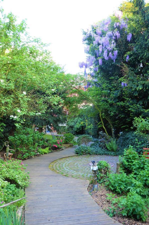 Gaestezimmer Mit Garten In Fischeln Krefeld Exterior photo